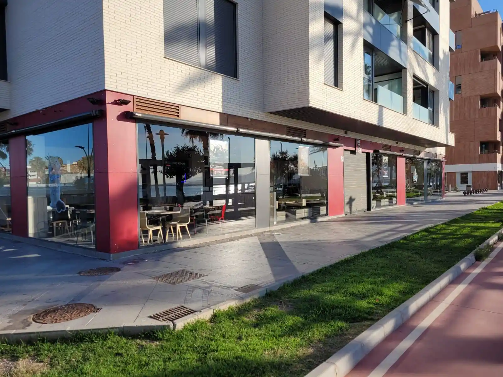 limpieza de cristales en restaurante málaga